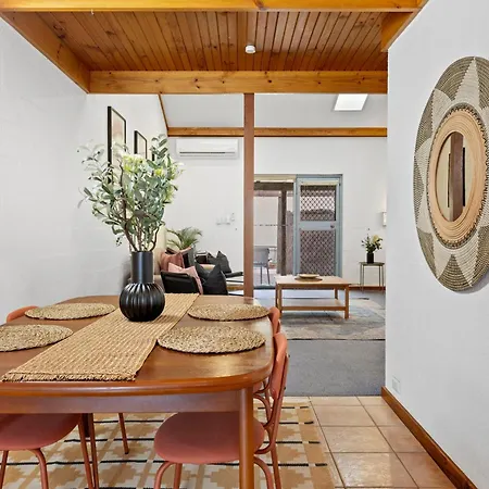 23 Cottesloe Steps To Beach - Sleeps 3 No Wifi Perth Exterior photo