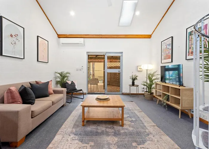 23 Cottesloe Steps To Beach - Sleeps 3 No Wifi